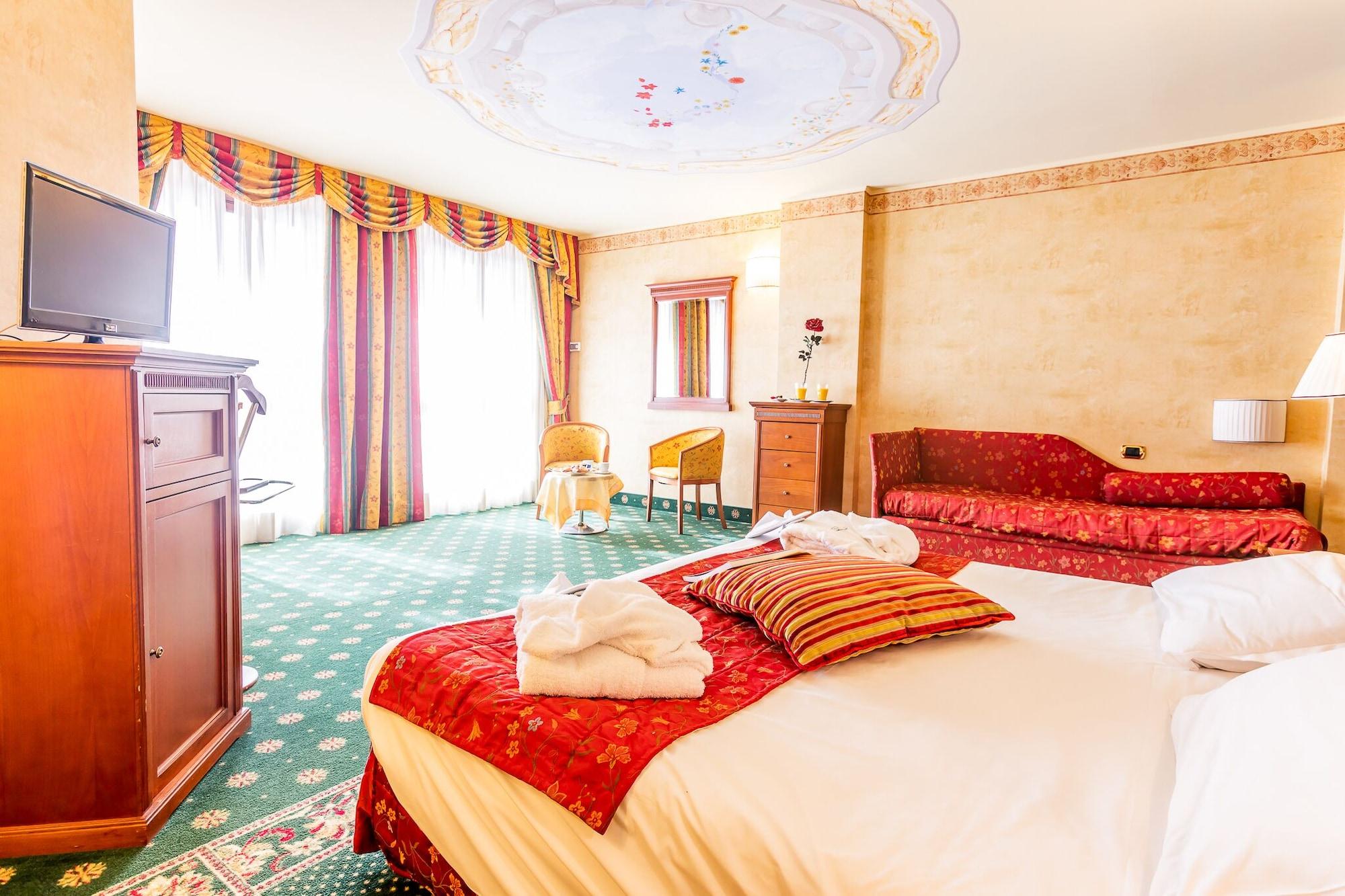 Hotel Cristallo Colle Colle Sestriere Buitenkant foto