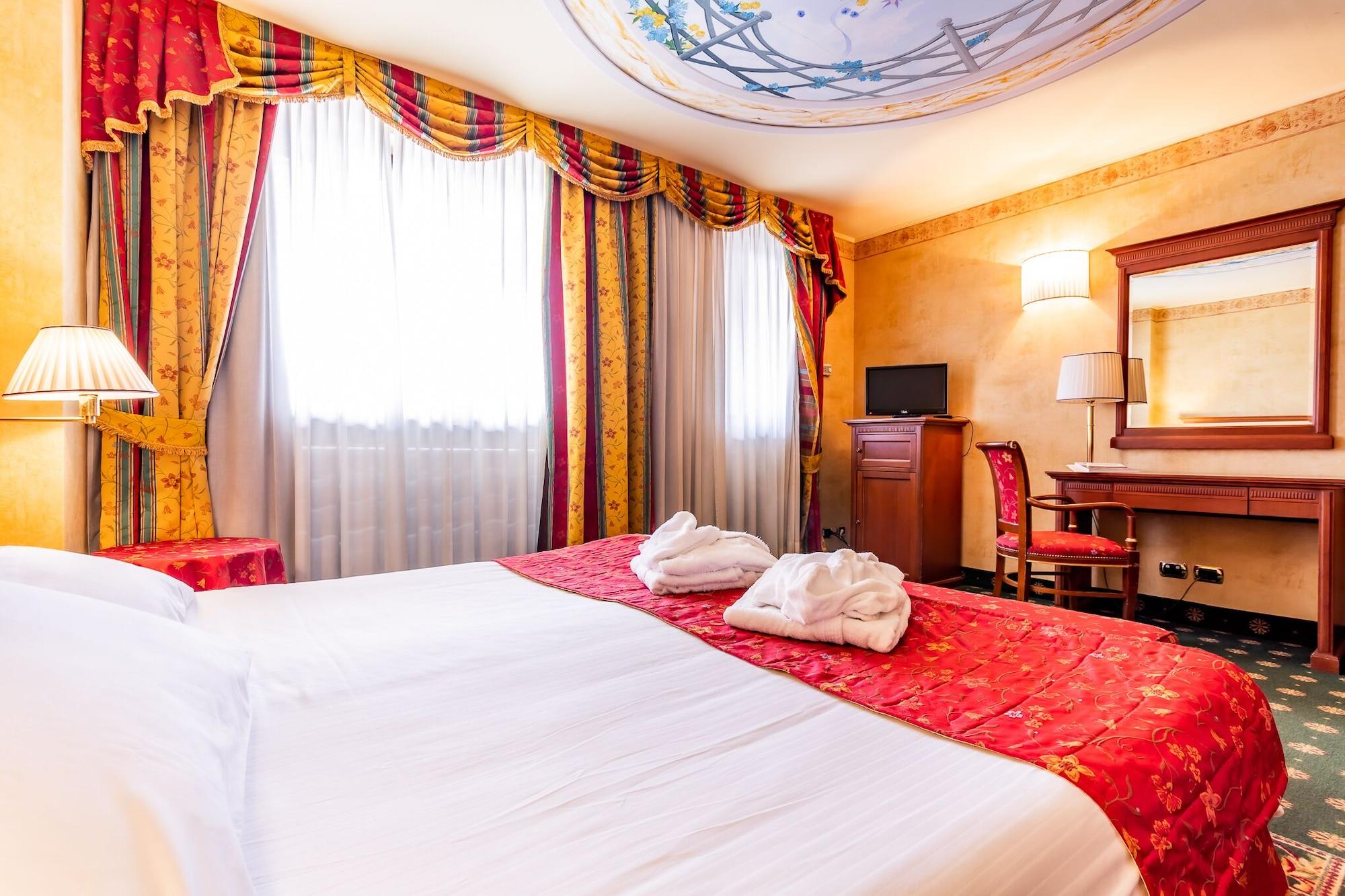 Hotel Cristallo Colle Colle Sestriere Buitenkant foto