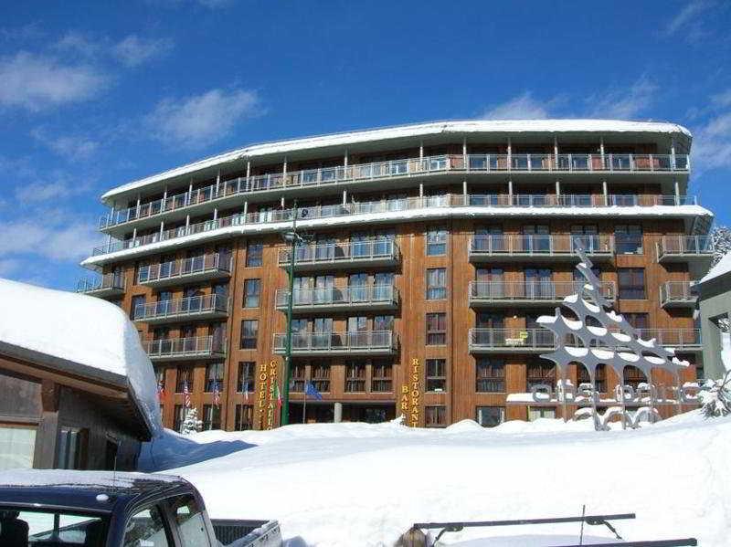 Hotel Cristallo Colle Colle Sestriere Buitenkant foto