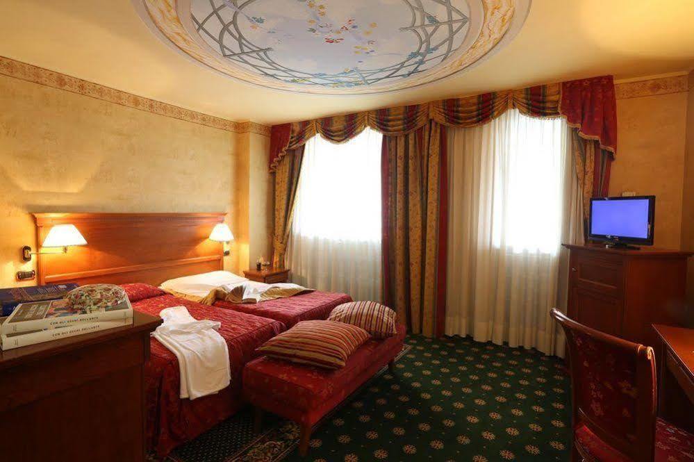 Hotel Cristallo Colle Colle Sestriere Buitenkant foto
