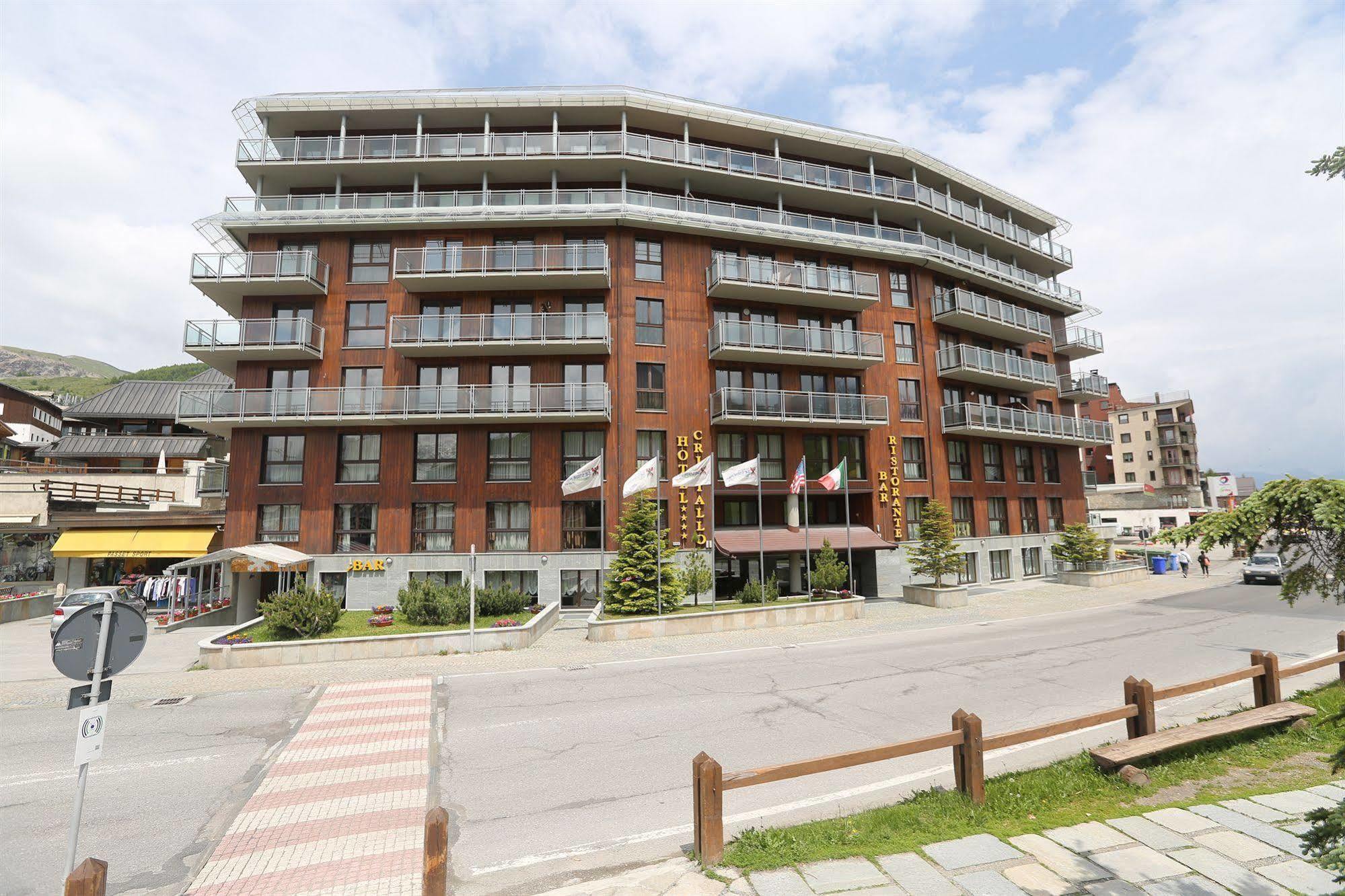 Hotel Cristallo Colle Colle Sestriere Buitenkant foto